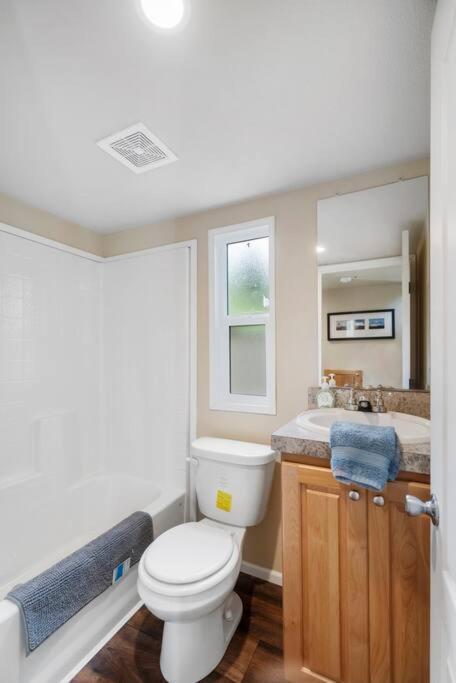 New Tiny Home Steps Away From Mt. Rainier Ashford Kültér fotó